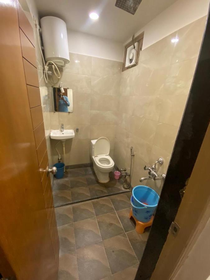 Hotel Raghupati Ayodhya Kültér fotó