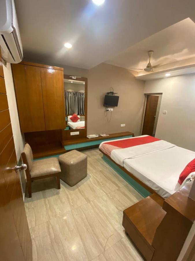 Hotel Raghupati Ayodhya Kültér fotó